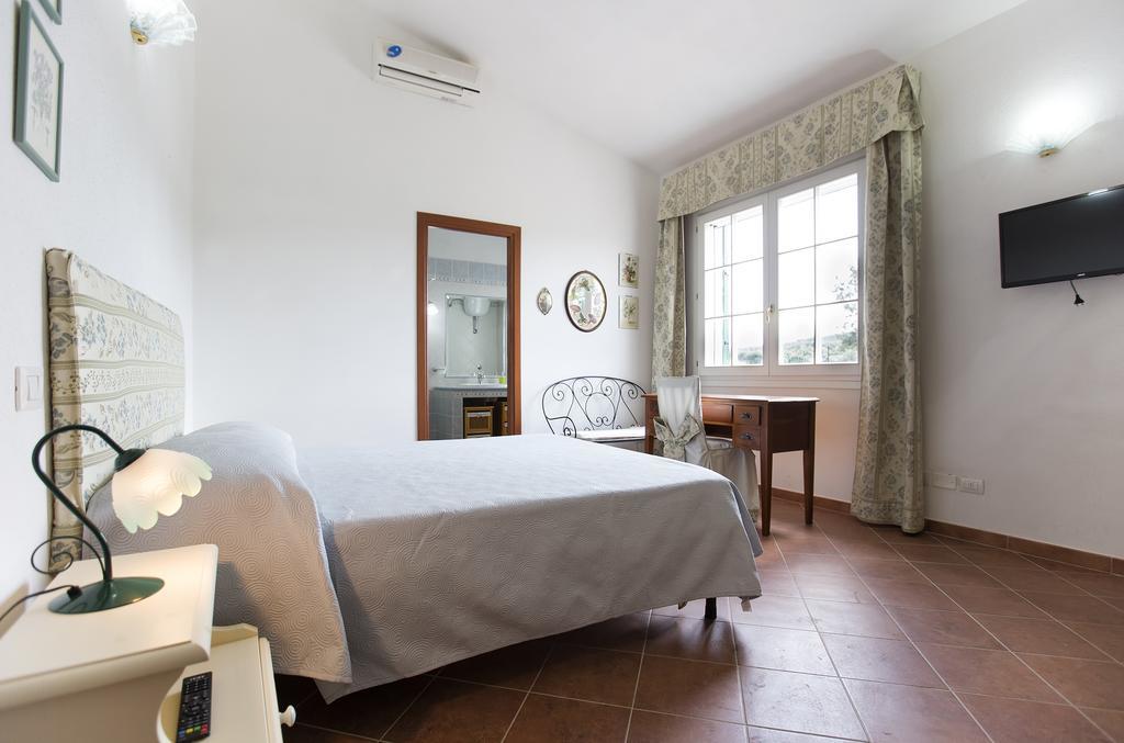 Villa Raimonda Putifigari ภายนอก รูปภาพ