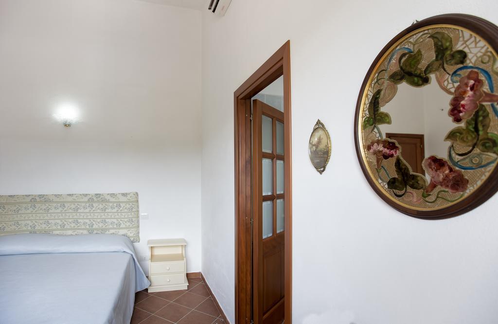 Villa Raimonda Putifigari ภายนอก รูปภาพ